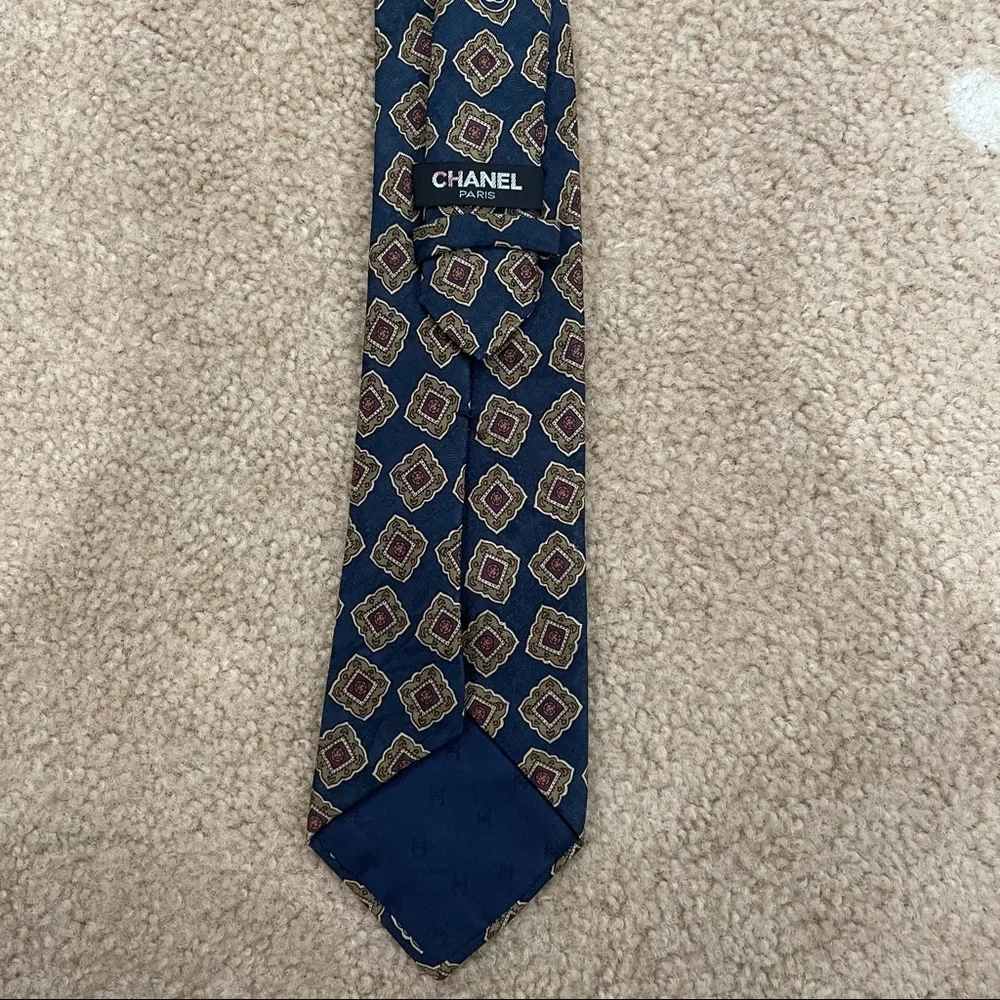 Chanel Silk Tie - Picture 3 of 7